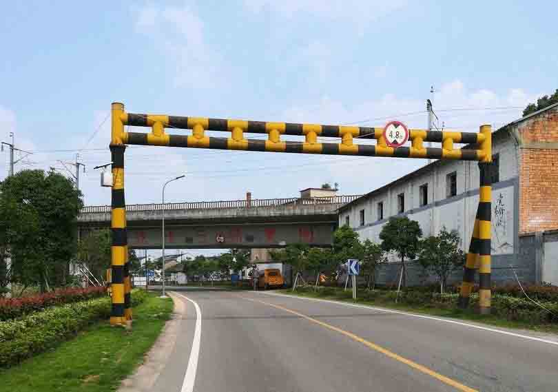 果洛铁路限高架